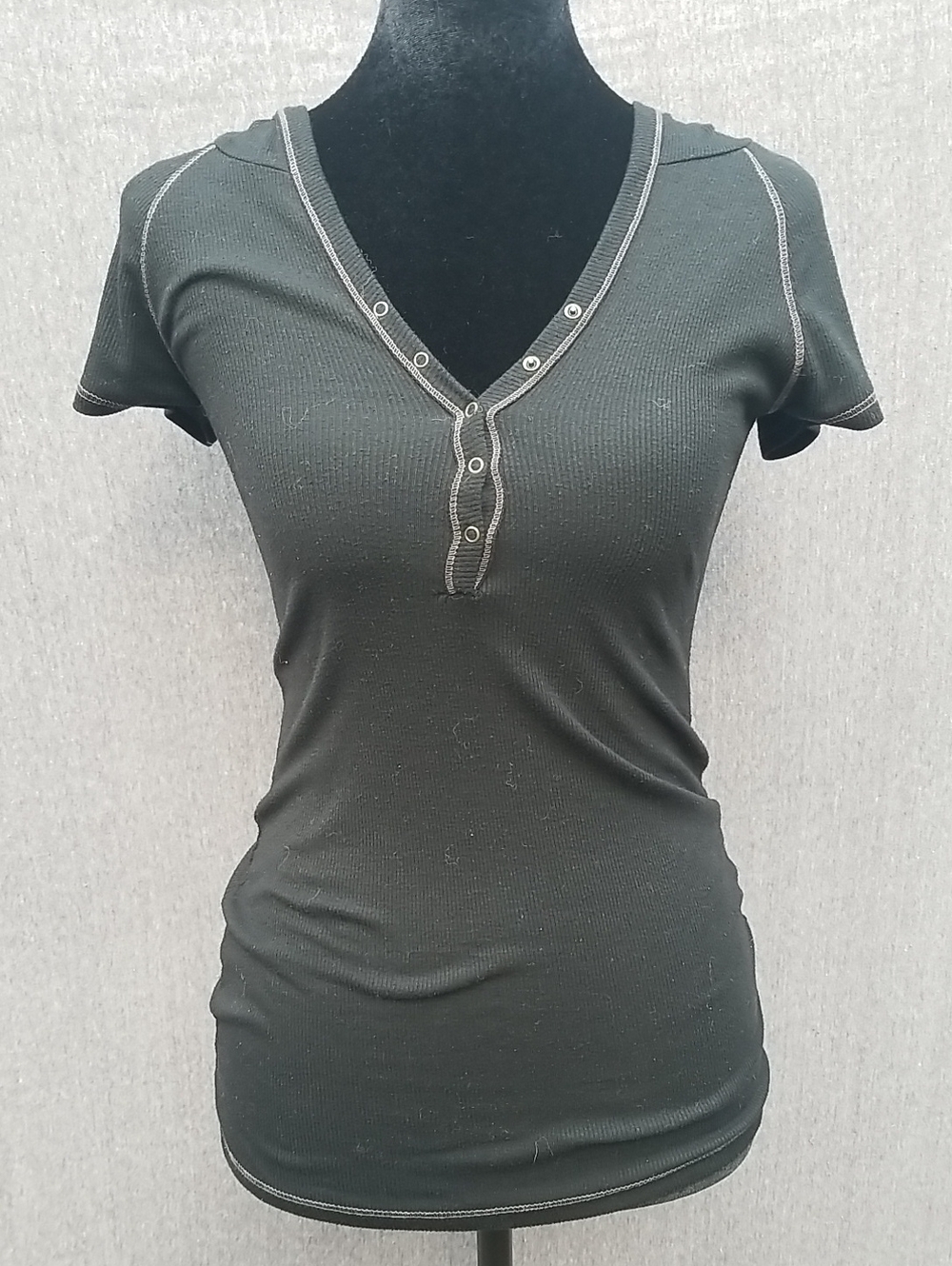 Banana Olive Black Classic V-Neck Hooded Short Sleeve Women’s Top -96